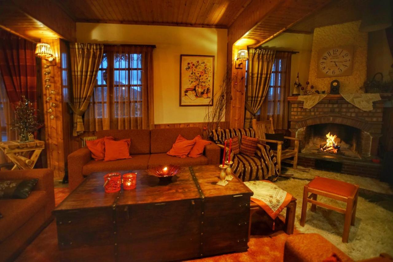 Eptálofos Guesthouse Alexandra מראה חיצוני תמונה