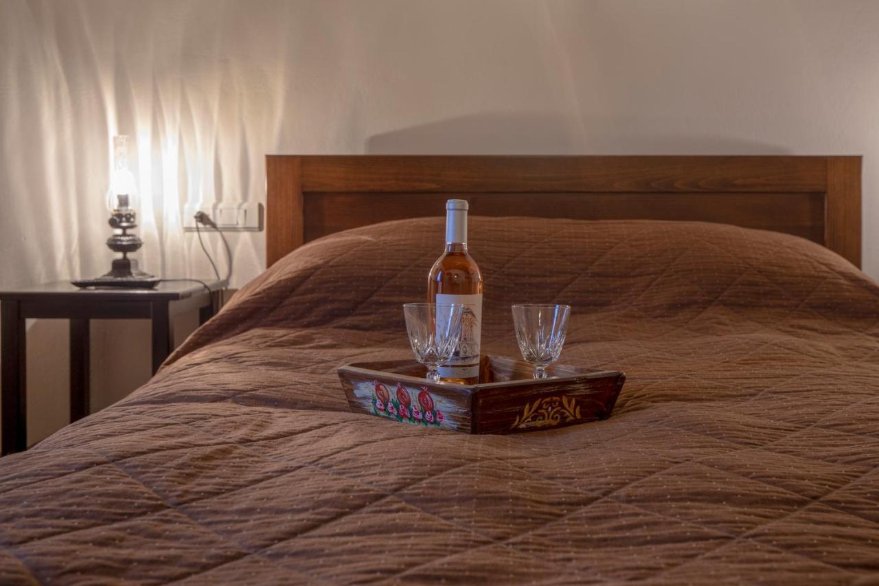 Eptálofos Guesthouse Alexandra מראה חיצוני תמונה