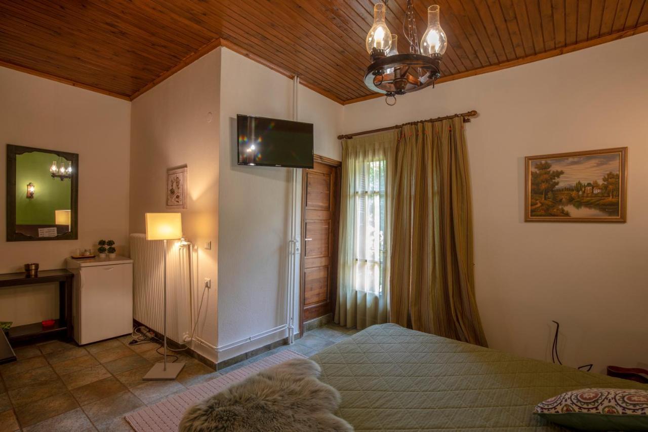 Eptálofos Guesthouse Alexandra מראה חיצוני תמונה