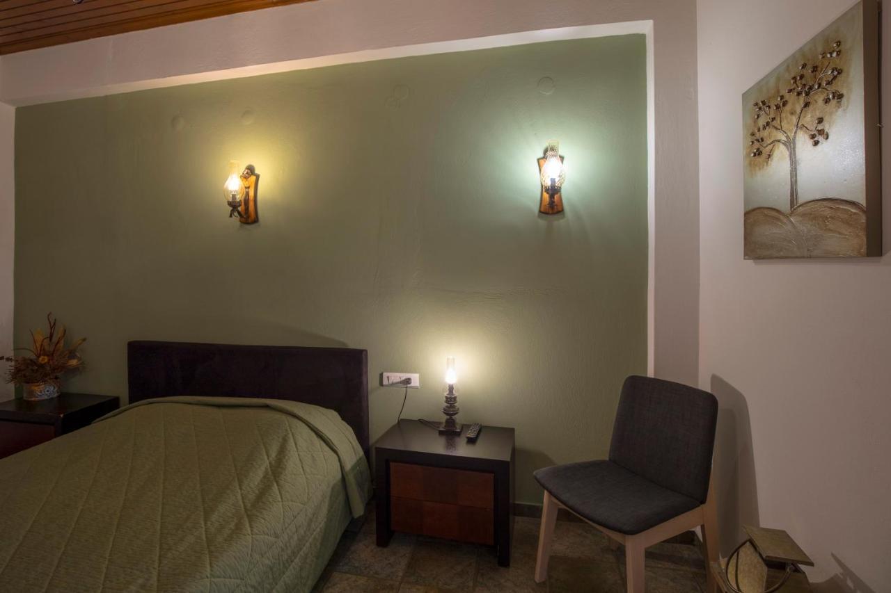 Eptálofos Guesthouse Alexandra מראה חיצוני תמונה