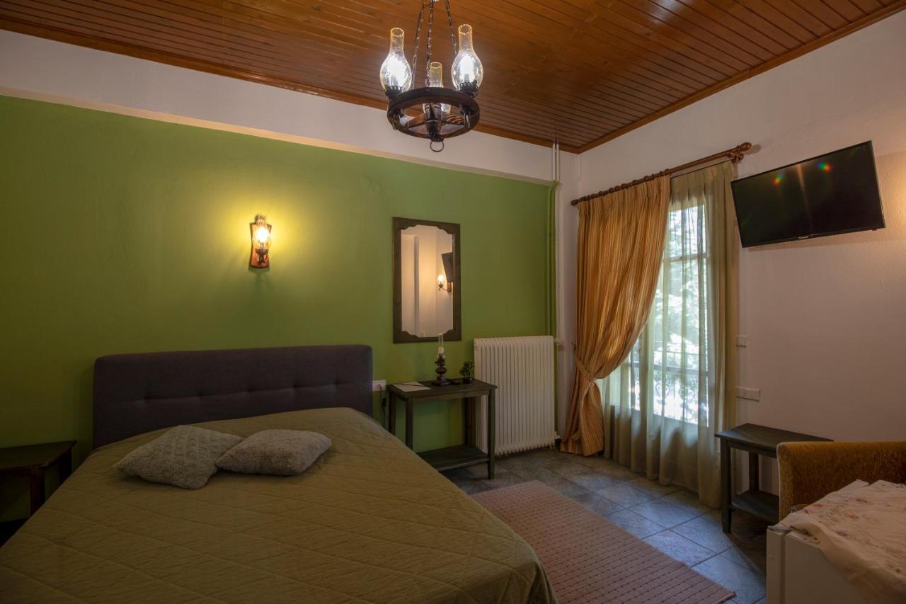 Eptálofos Guesthouse Alexandra מראה חיצוני תמונה