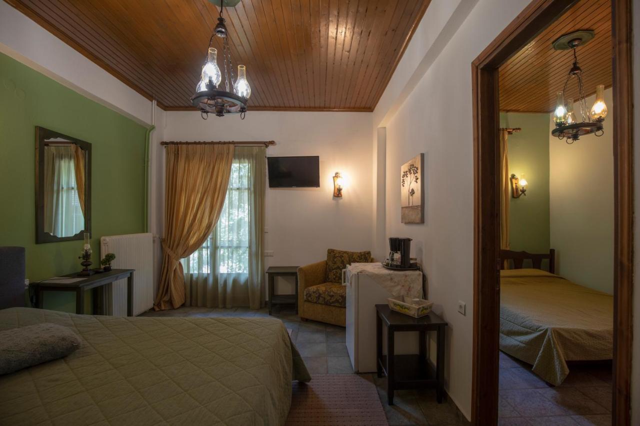 Eptálofos Guesthouse Alexandra מראה חיצוני תמונה